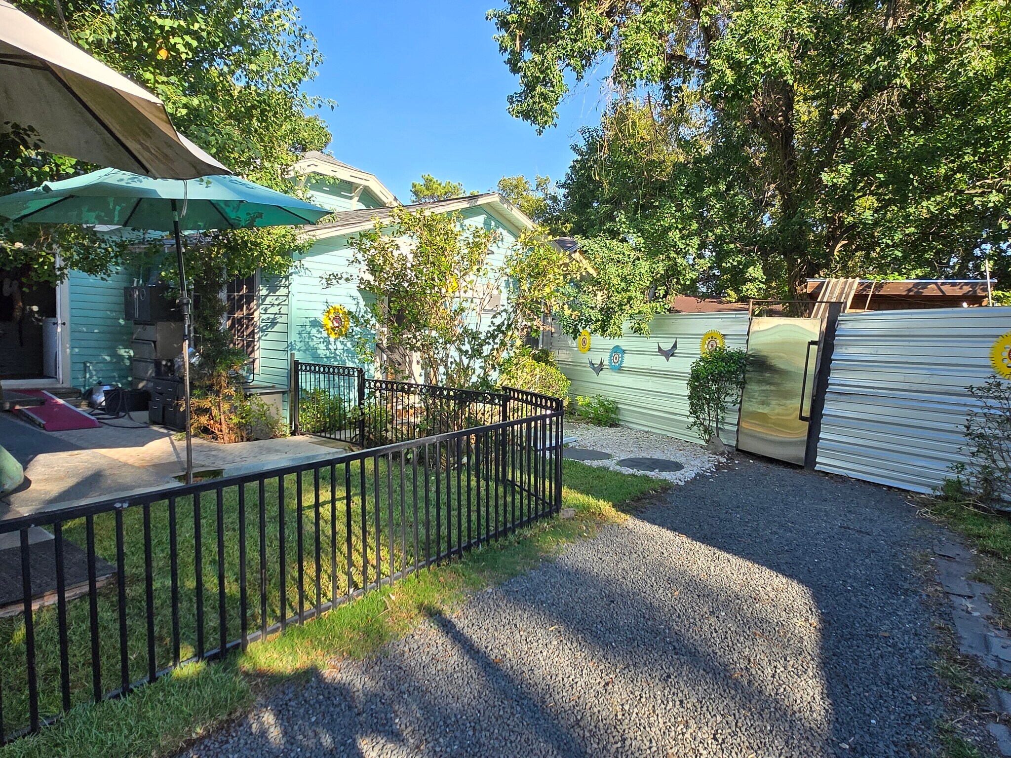 Building Photo - 4200 Rusk St