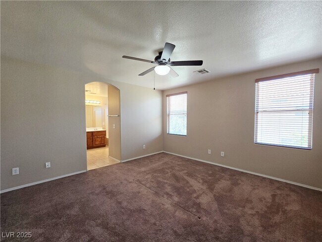 Building Photo - 5431 W Hasley Canyon Ave