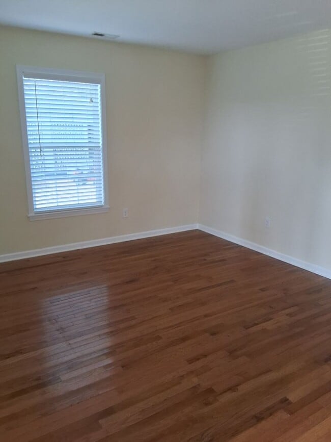 Building Photo - 509 Pine St