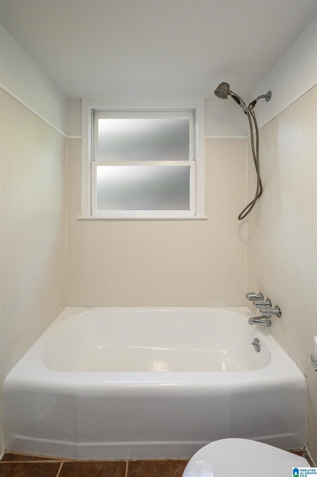 Building Photo - 1064 Sherbrooke Dr