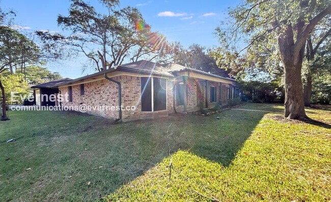 Building Photo - PROMO: Get $500 off the first month’s rent when you sign the lease today!! / Spacious Home with G...