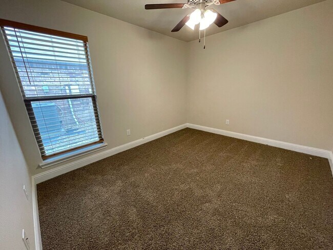 Building Photo - Cozy Home in Frenship ISD!