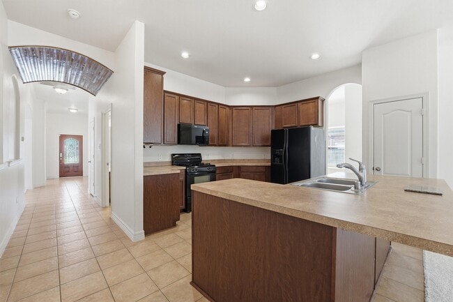 Building Photo - 21654 Horseshoe Dr