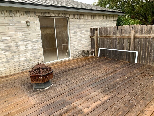 Building Photo - Great Cedar Park Home - Come See TODAY!