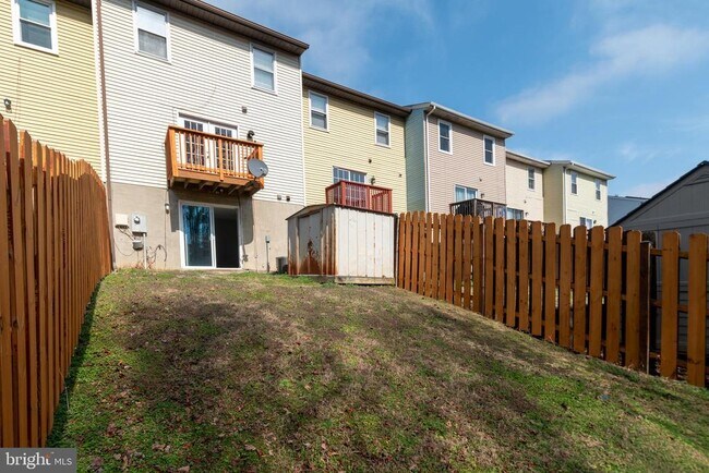 Building Photo - 5222 Magnolia Pl