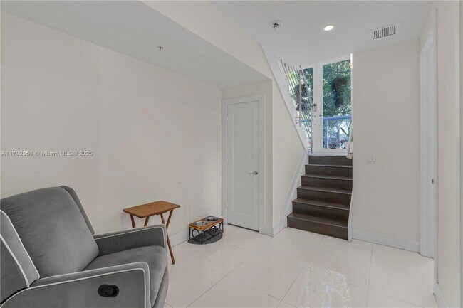 Building Photo - 6671 NW 105th Pl