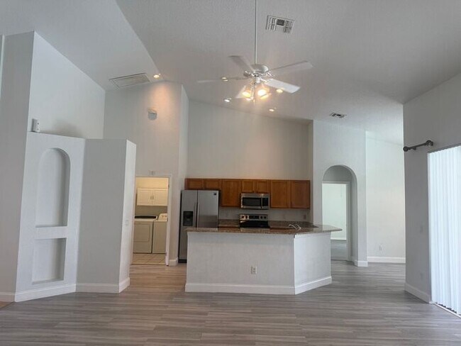 Building Photo - Beautiful Pool Home in Highlands Reserve Golf Community, Davenport
