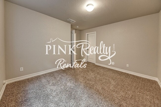 Building Photo - 10716 Ridgepole Dr