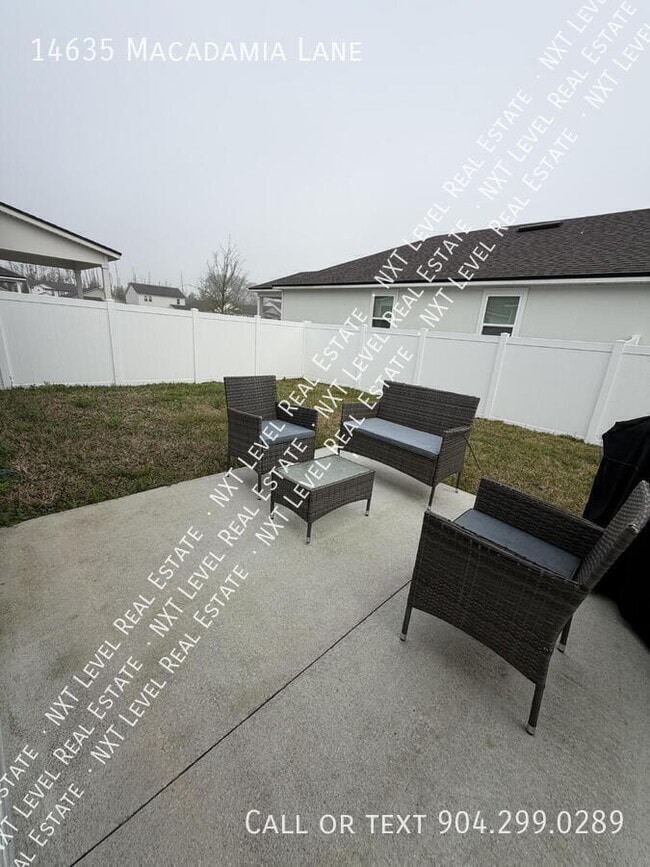 Building Photo - 14635 Macadamia Ln