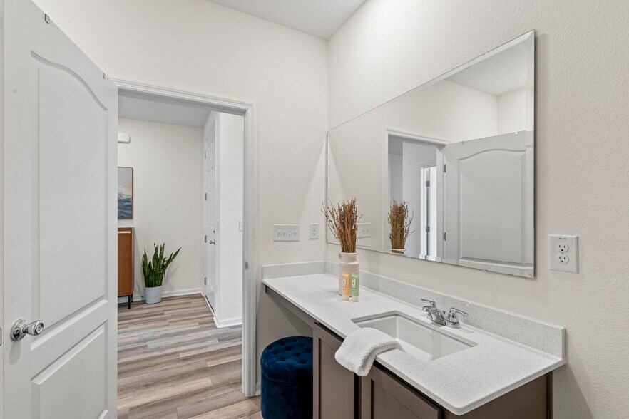 Building Photo - 85 Las Casitas Blvd