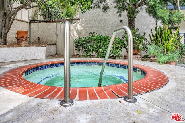 Building Photo - 2677 S Centinela Ave