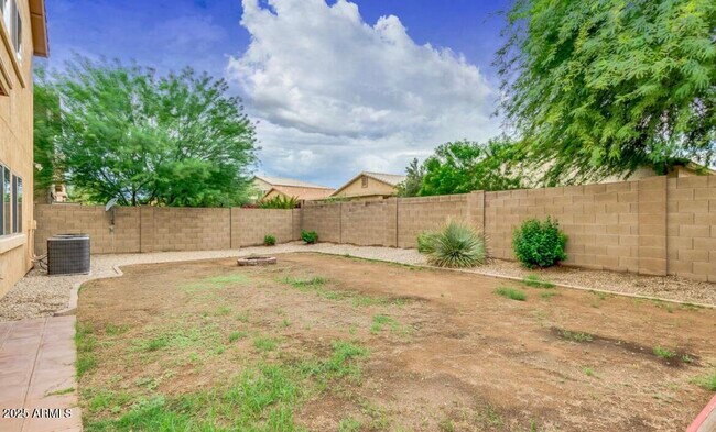 Building Photo - 388 E Palomino Way