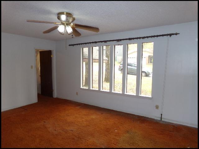 Building Photo - 711 Mimi Ln