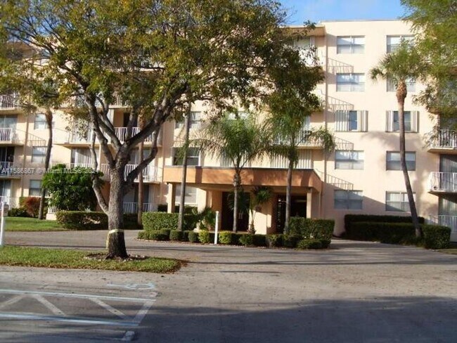 Primary Photo - 470 Executive Center Dr