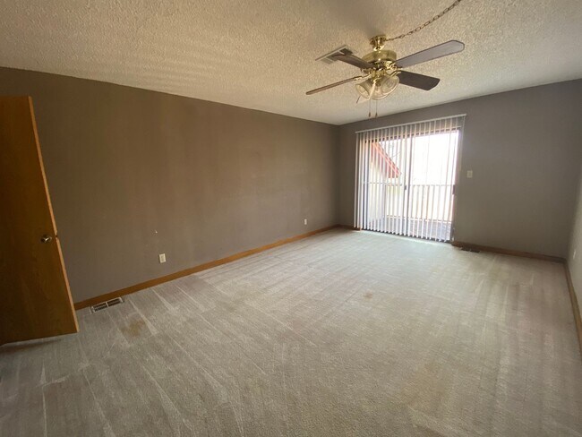 Building Photo - 143 PR 1509