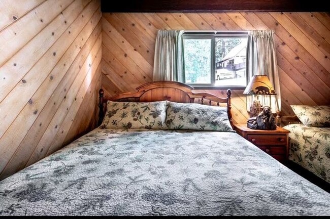 Building Photo - Serene Lakeview Cabin