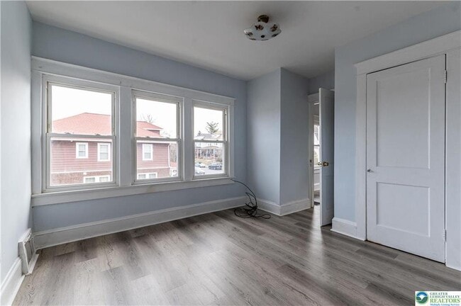 Building Photo - 2001 Ferry St