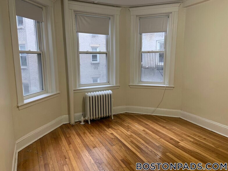 Building Photo - 1175 Boylston St