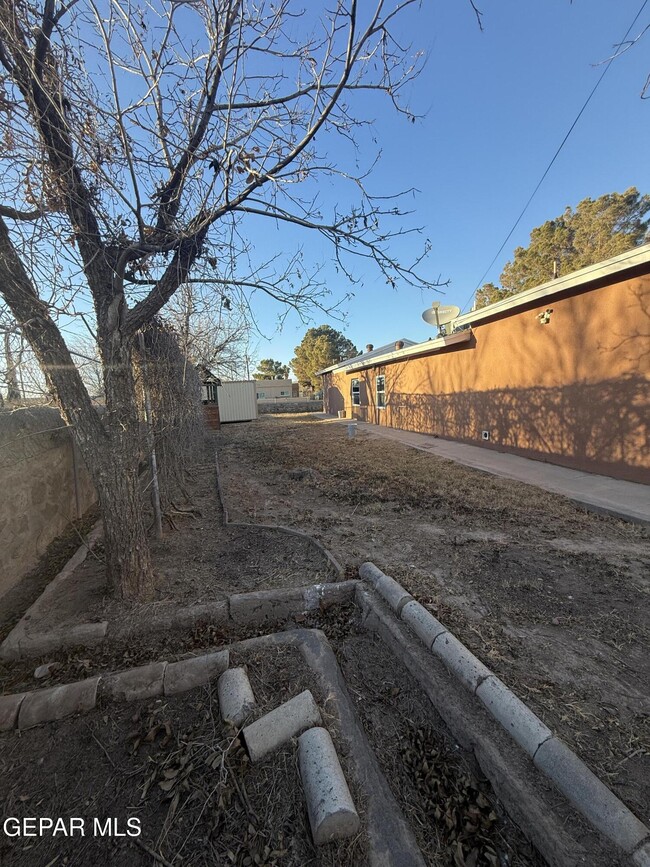 Building Photo - 218 Easter Way