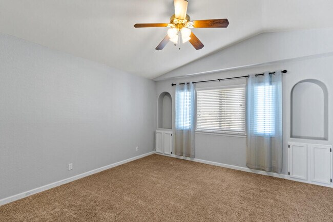 Building Photo - 1420 Desierto Rico Ave