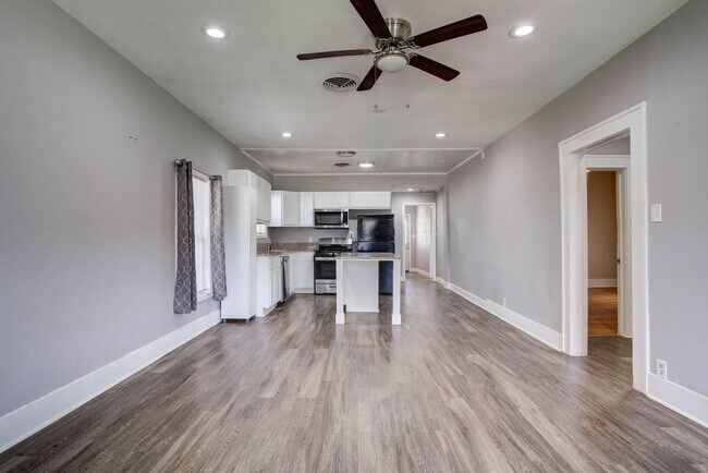 Building Photo - 1922 26th St