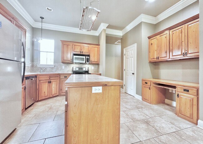 Building Photo - 3BR/2BA Home on Nicholson Lake Dr – Modern...
