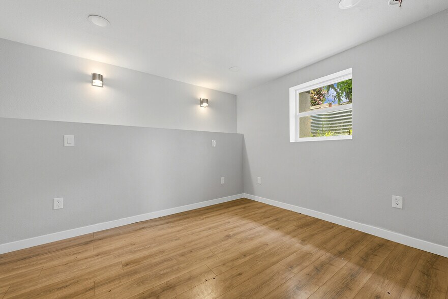 Building Photo - 8717 16th Ave SW