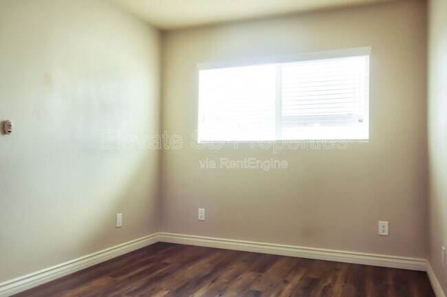 Building Photo - 2727 1/2 G Street