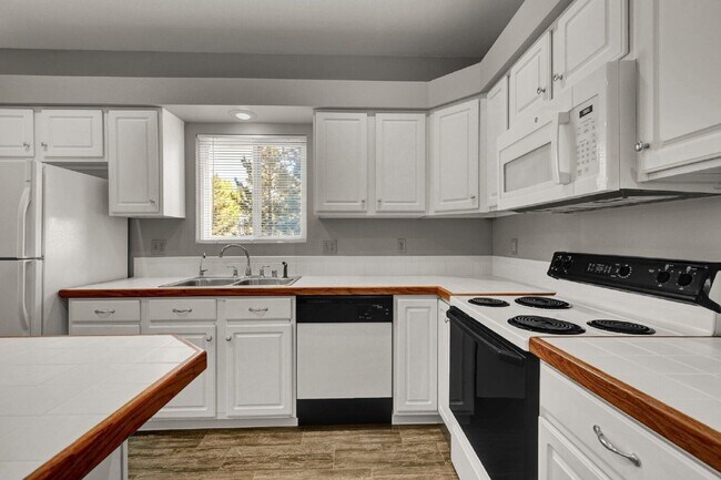 Building Photo - 8720 Massey Cir