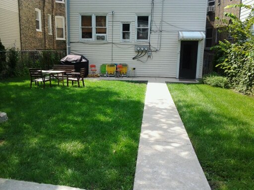 Building Photo - 2419 N Kimball Ave