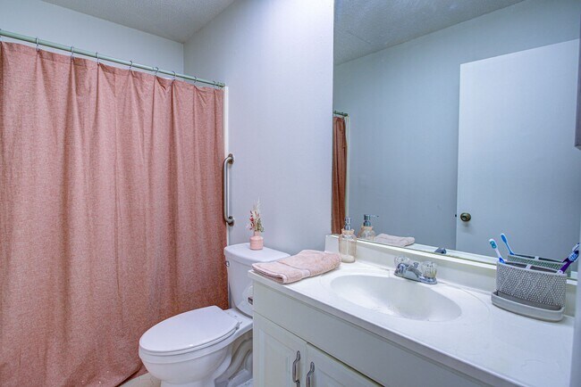Building Photo - Great Beach Rental