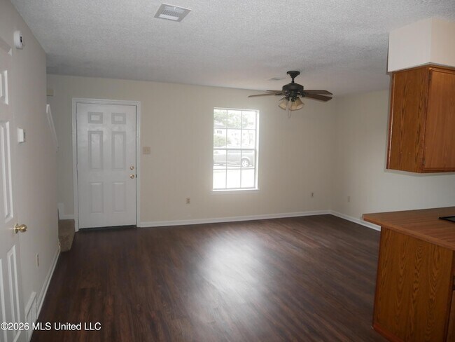 Building Photo - 8061 Martha Ann Ln