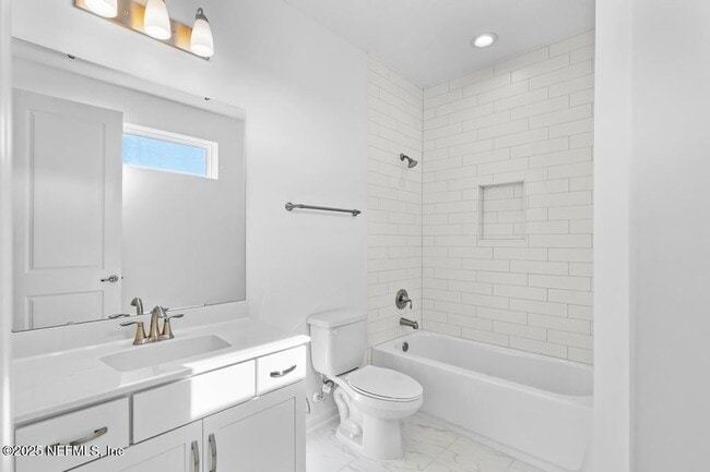 Building Photo - 469 Marquesa Cir