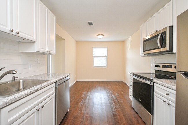 Building Photo - 4328 Villa Dr