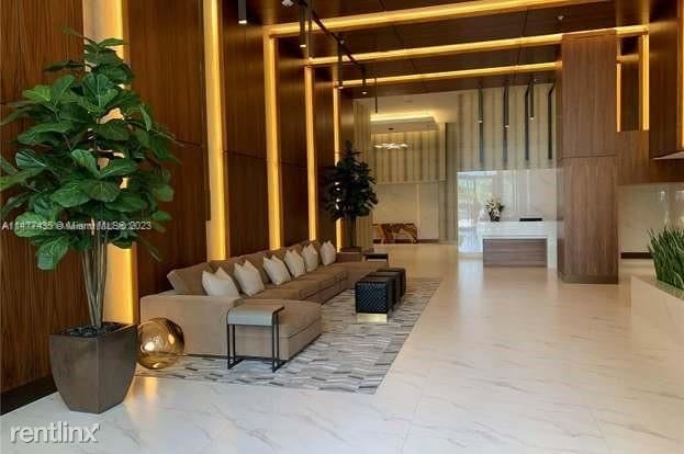 Building Photo - 3 br, 3 bath House - 2960 NE 207th St Unit...