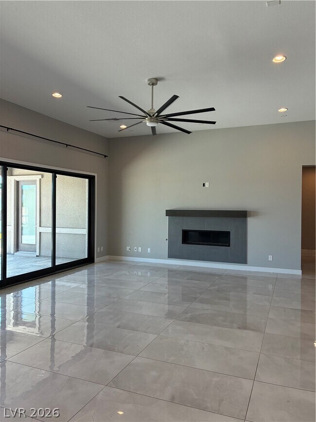 Building Photo - 8477 Wolf Mountain Ct