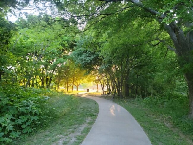 Building Photo - 8540 White Ibis Dr