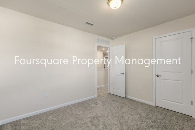 Building Photo - 4 Bedroom Home with 2nd Floor Loft- Kitchen Island & 2-Car Garage – Convenient Raleigh Location