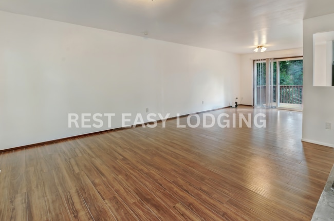 Building Photo - 2210 27th Ave SE