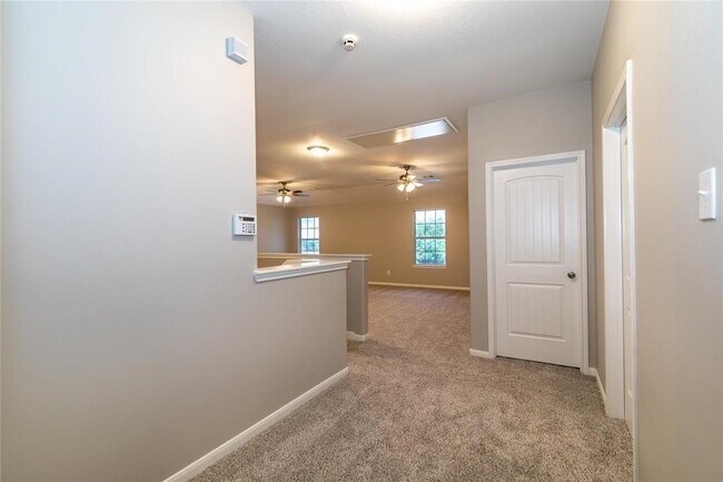 Building Photo - 8315 Sycamore Ln