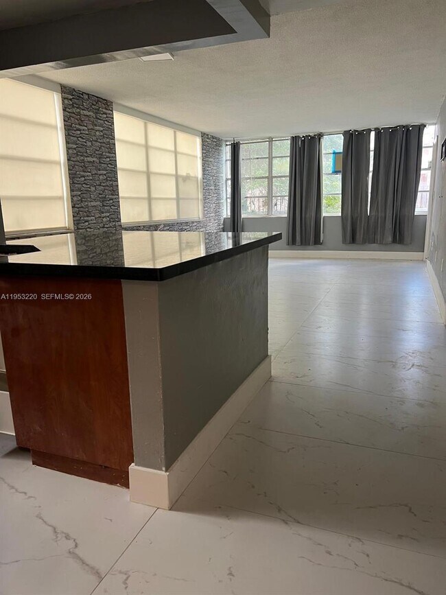 Building Photo - 2175 NE 170th St