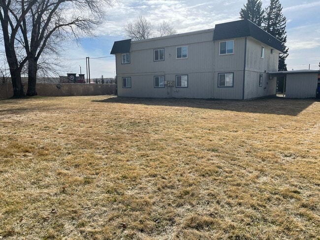 Building Photo - 225 E Westview Ave