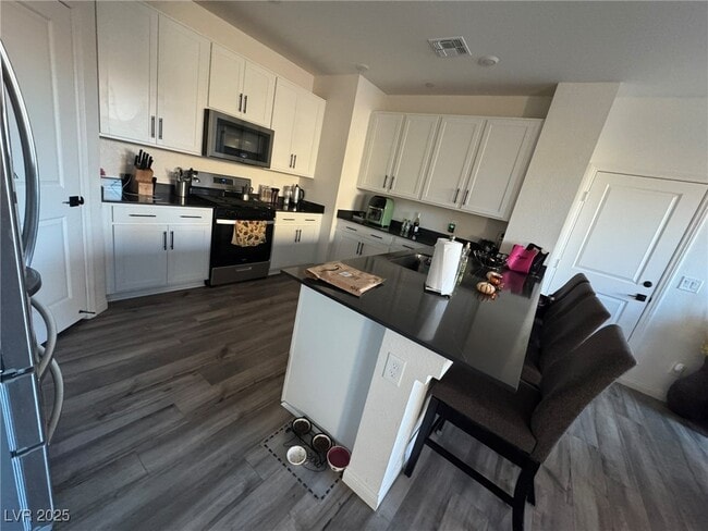 Building Photo - 3750 Battipaglia Ave