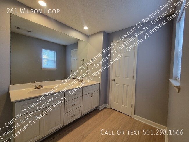 Building Photo - 261 Wilson Loop