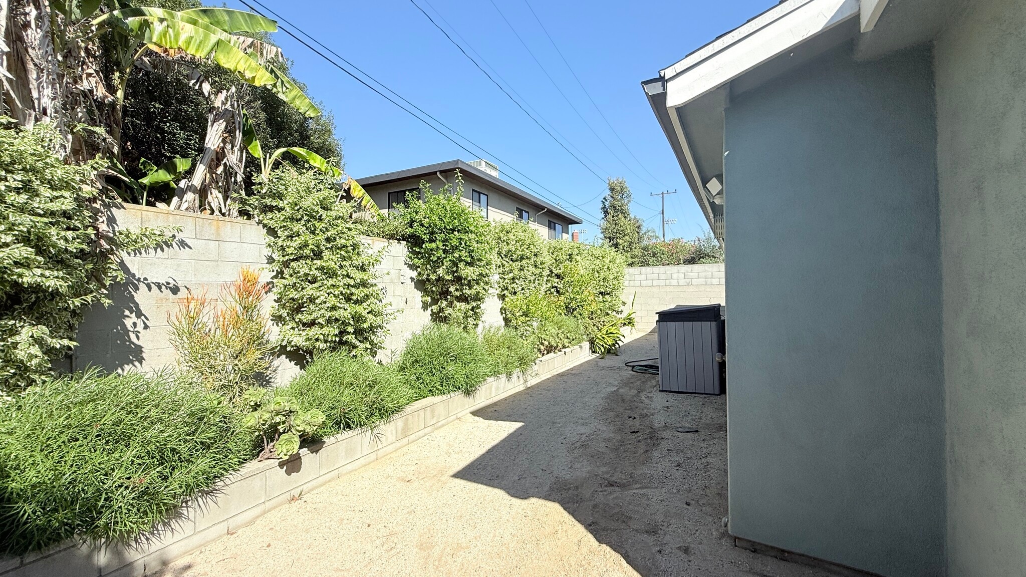 Building Photo - 11141 Greenlawn Ave