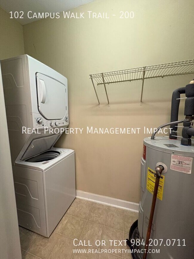 Building Photo - 102 Campus Walk Trl