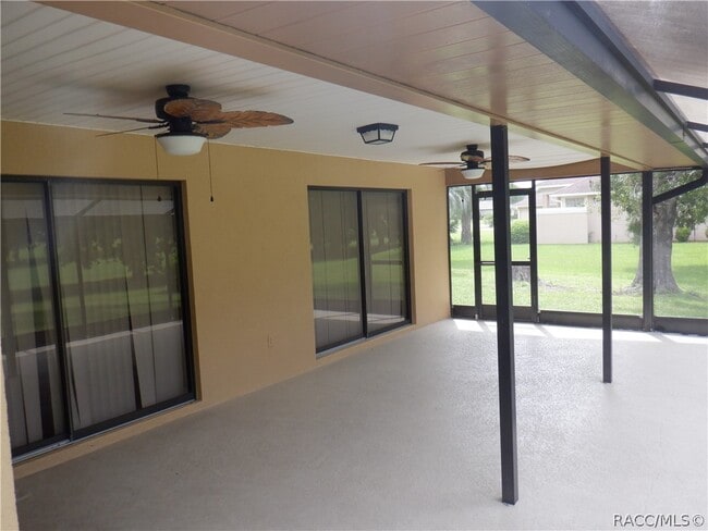 Building Photo - 335 E Falconry Ct