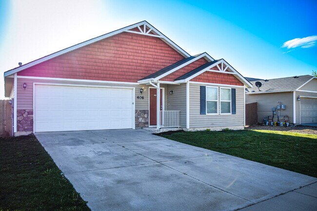 Building Photo - 4 Bed / 2 Bath Home for Rent in Caldwell – 1,886 Sq Ft