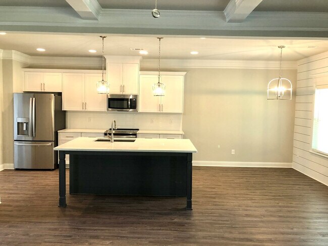 Building Photo - 522 Thrasher Trl
