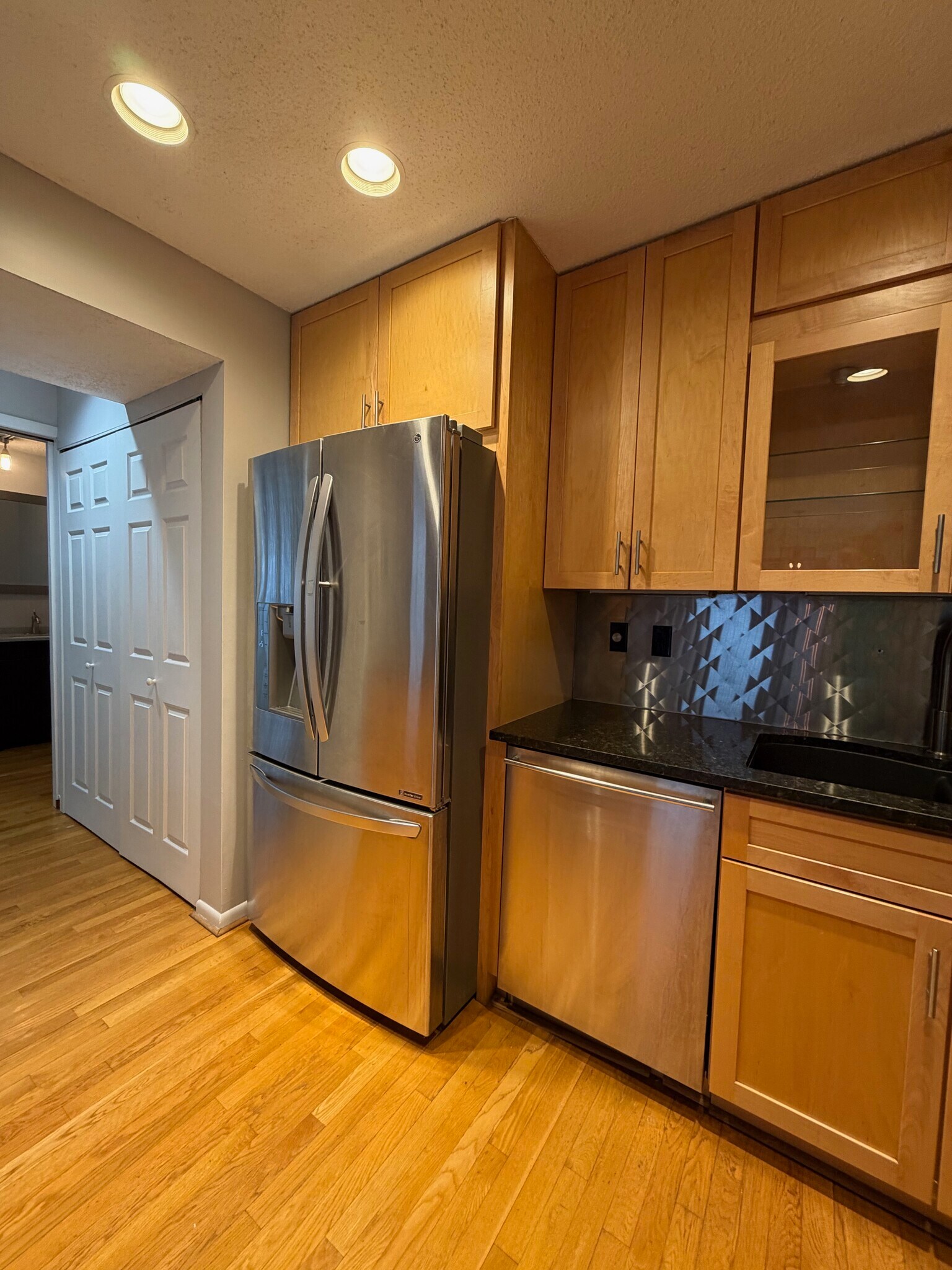 Building Photo - 1091 Harrison Ave